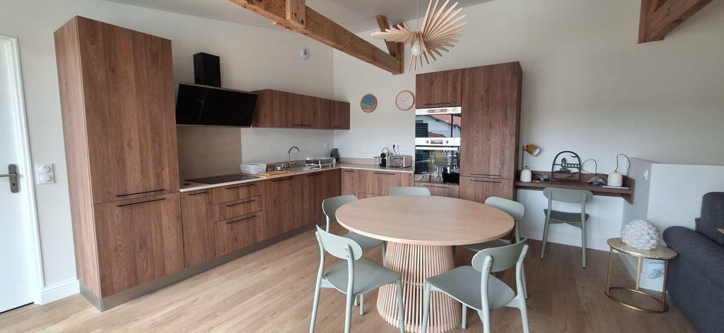 Cuisine sur mesure en noyer